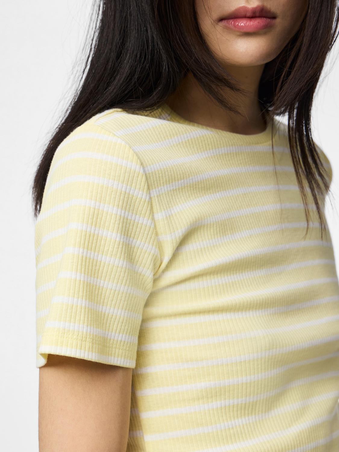 model_shot-detail